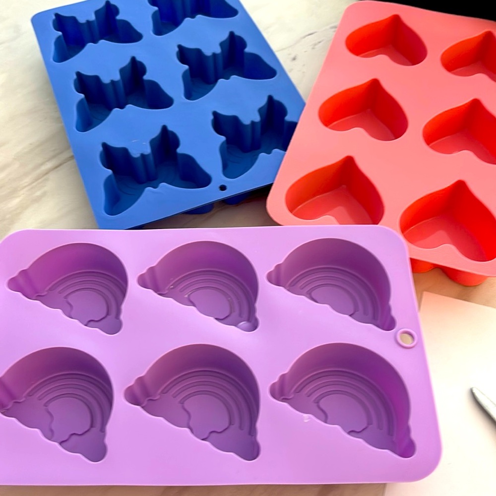 Handstand Kitchen butterfly/rainbow/heart cake mold